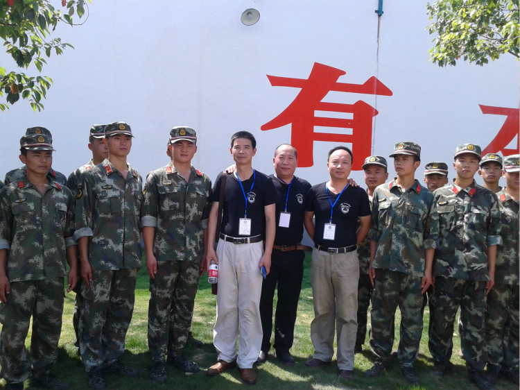 走之前合個(gè)影吧.jpg